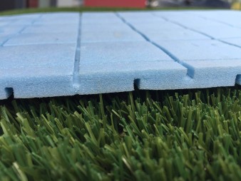 Sous-couche amortissante pour putting green synthétique